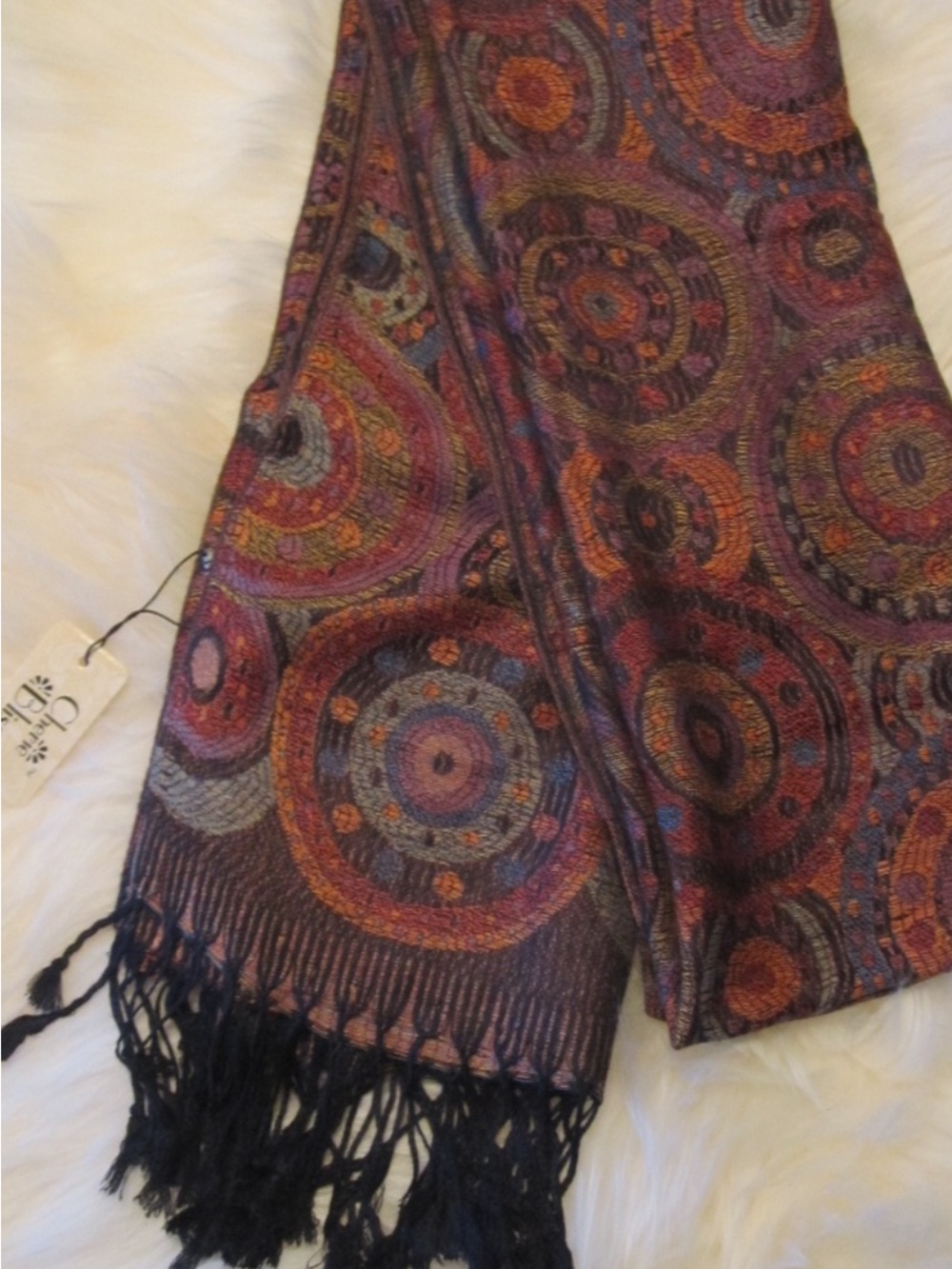 SALE!! geometric fashion scarf NWT (box13)